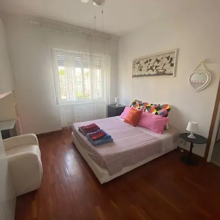 Apartman Lovely Flat, Super Connected To The Centre,wifi,4p Milánó